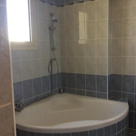 Quality With Pool In Superb Location In Paphos Villa *